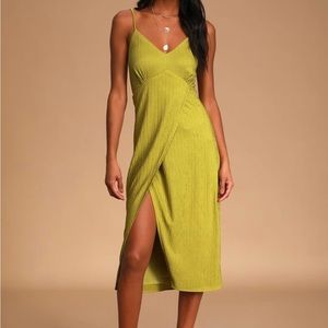 NWT. Lulus Tie-Back Faux-Wrap Midi Dress